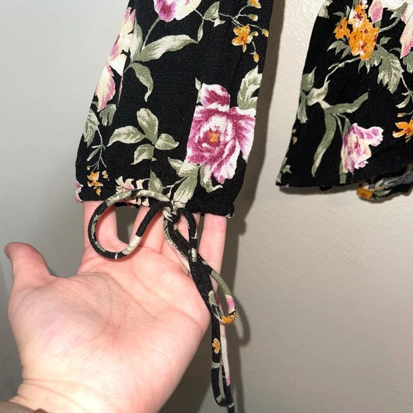 American Eagle Black Synthetic Tie Front Floral Print Top Medium Women’s - Picture 6 of 13